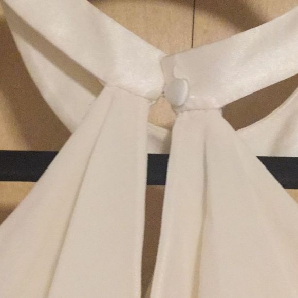 Alice + Olivia laylaCold Off ShoulderRuffle Blouse - Picture 7 of 9